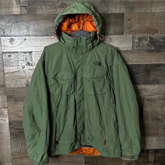 SOLD The North Face Mens Rain Jacket Large - Picture 1 of 4